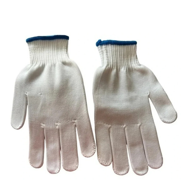 Bundle of New Tech Grip Gloves And 2 Pairs of Socks One Size - Picture 3 of 5
